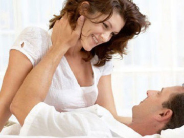 5 điều vợ chồng nên làm trước khi đi ngủ để giữ lửa tình yêu