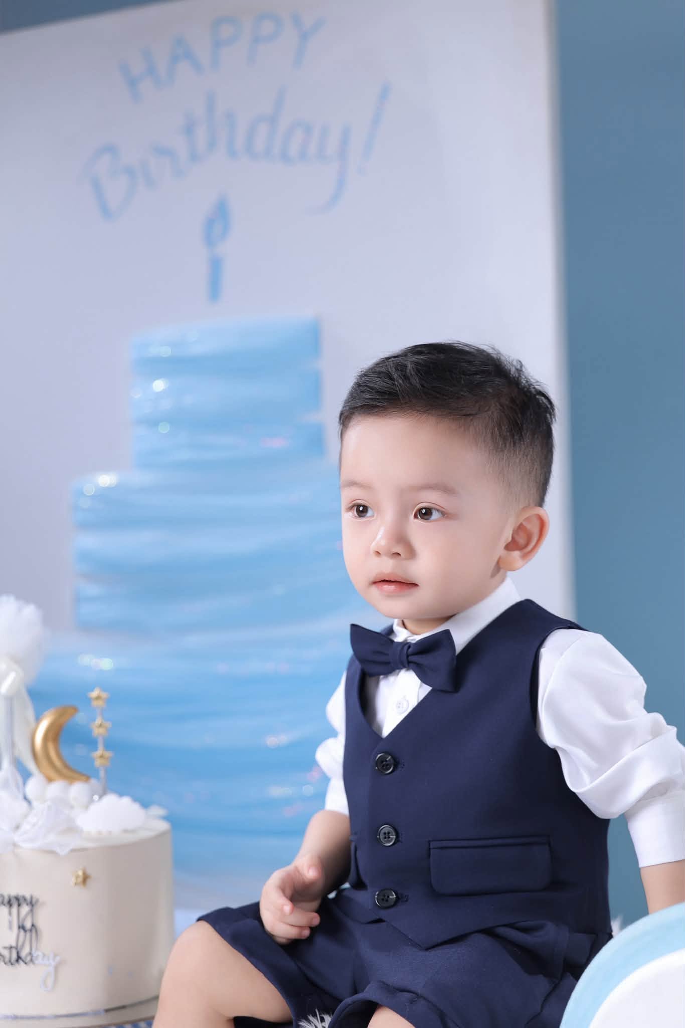 Con trai 2 tuổi của Vân Trang.