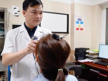 Cô gái 24 tuổi kinh hoàng phát hiện đỉa sống ngoe nguẩy trong cổ họng