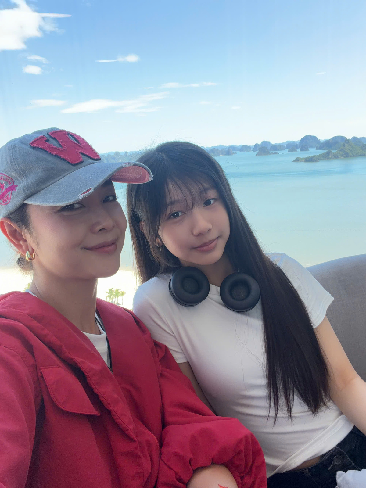 Theo hoa hậu, con gái lớn từ nhỏ đã bộc lộ đam mê với nhảy múa, thích tham gia các hoạt động văn nghệ ở trường. Vợ chồng cô ủng hộ Na phát triển tài năng với điều kiện đảm bảo kết quả học tập tốt.