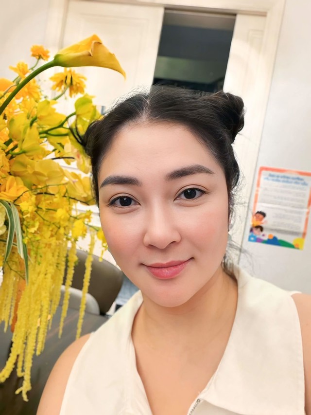 Nguyễn Thị Huyền khoe mặt mộc ở tuổi 41.
