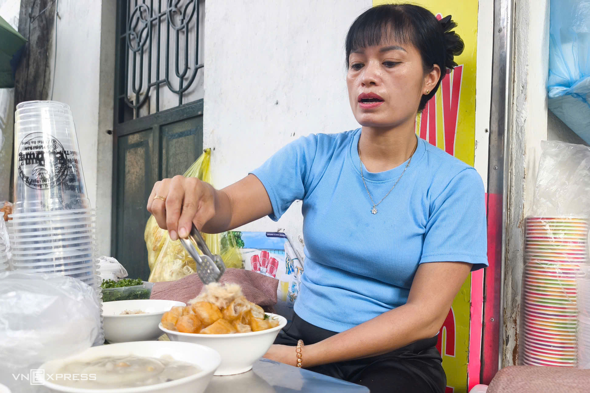 Quán cháo 40 năm thu hút du khách ở Hải Phòng - 1