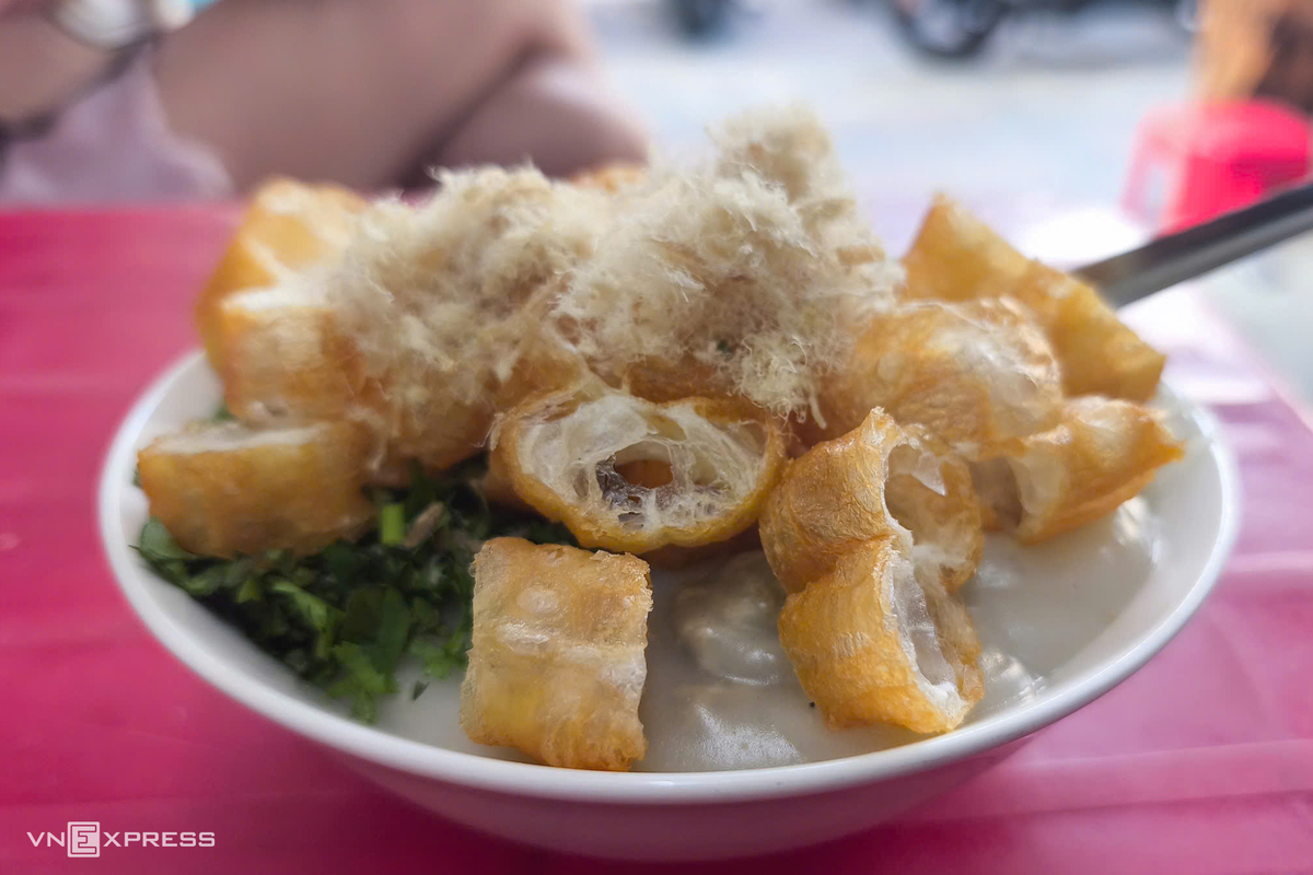 Quán cháo 40 năm thu hút du khách ở Hải Phòng - 3