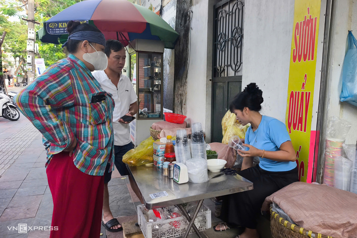 Quán cháo 40 năm thu hút du khách ở Hải Phòng - 7