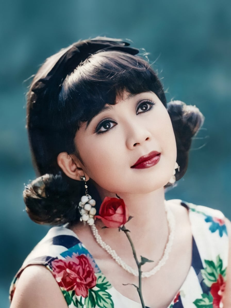 Sau khi thành công với loạt phim ăn khách, Diễm Hương lập gia đình, sinh con và sang nước ngoài định cư, từ giã nghệ thuật.