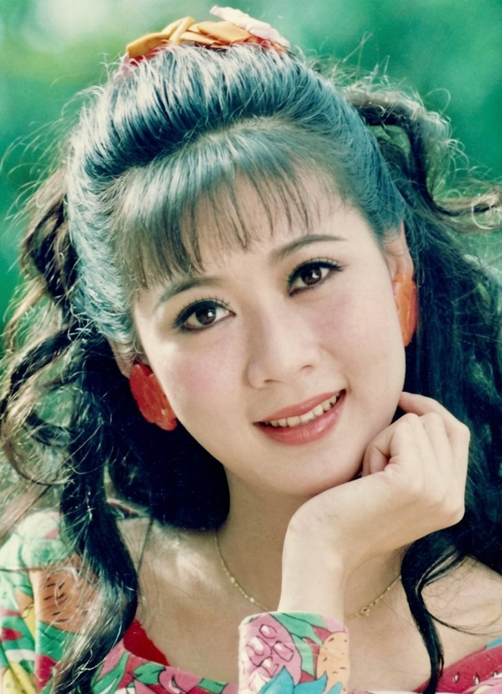 Những năm 1990, chị là mỹ nhân ảnh lịch bên các người đẹp như Việt Trinh, Y Phụng.