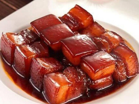 Kho thịt mãi mỡi biết, để thịt có màu đẹp, mềm tan khi cho vào miệng, núng nính thơm ngon nhớ phải làm điều này
