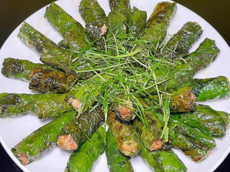 Cách làm chả bò lá lốt mềm ngon, thơm nức, không bị dai khô bằng nồi chiên không dầu, ăn mùa thu cực ngon