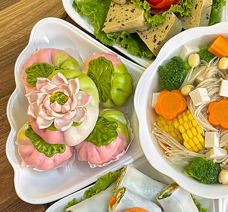 Bánh Bao Hoa Sen.