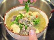 Bếp Eva - Cách nấu vịt om sấu đơn giản tại nhà, ăn với cơm hay bún đều quá hợp trong mùa thu