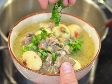 Bếp Eva - Cách nấu vịt om sấu đơn giản tại nhà, ăn với cơm hay bún đều quá hợp trong mùa thu