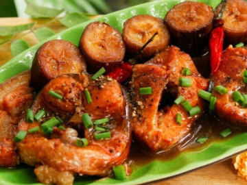 Loại cá bị chê bẩn nhưng thực tế rất bổ, dinh dưỡng rồi dào, không ăn quá tiếc, kho chuối xanh thì cơm nấu cả nồi đầy cũng hết