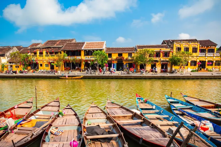Phố Hội Nhuốm Màu Thời Gian