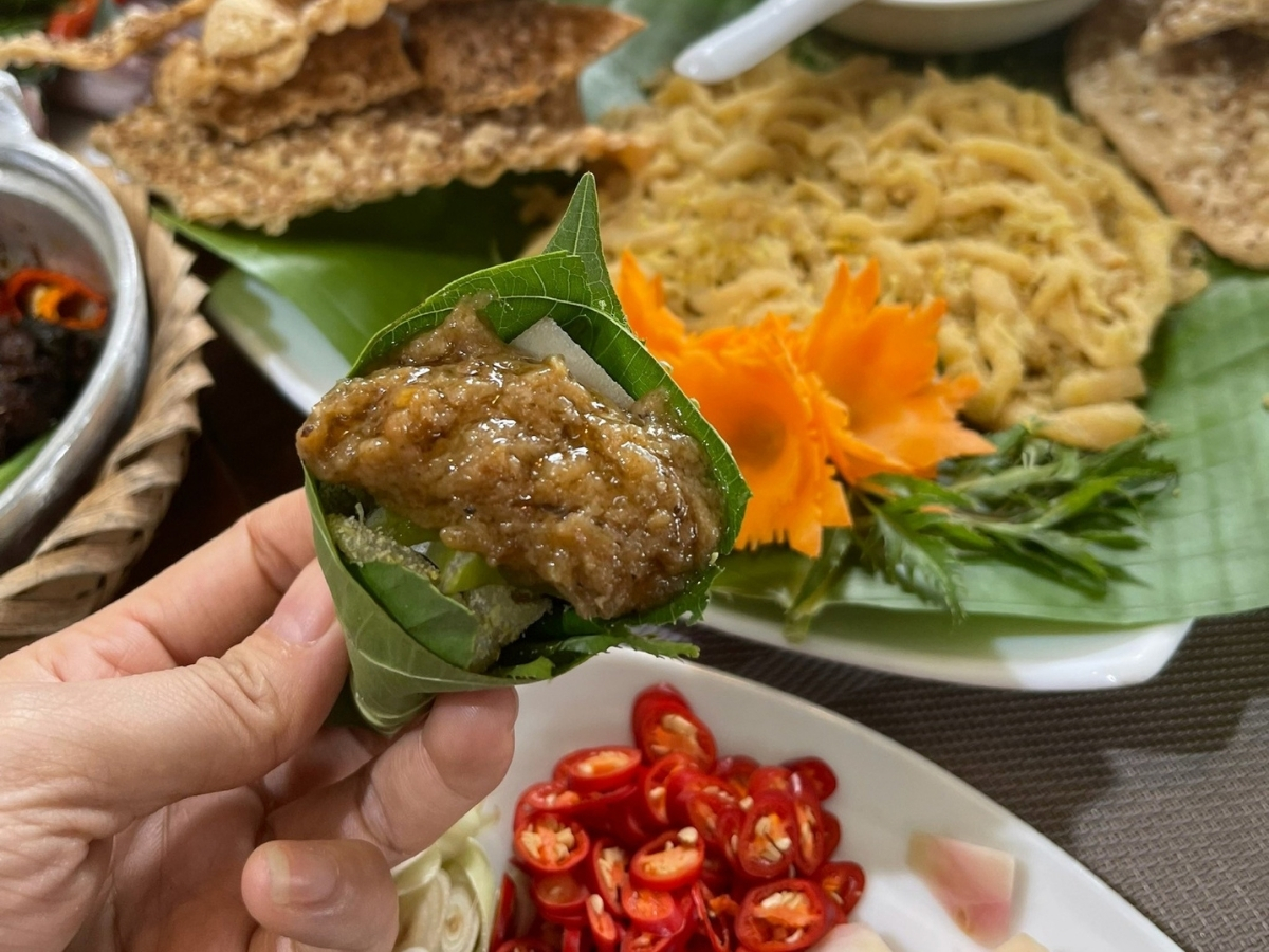 Đừng quên nếm thử gỏi cá nhệch