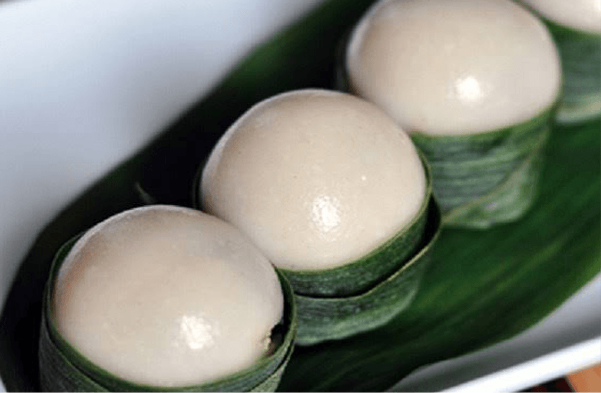 Giá bánh chỉ khoảng 6.000 đồng/cái, thỏa sức thưởng thức