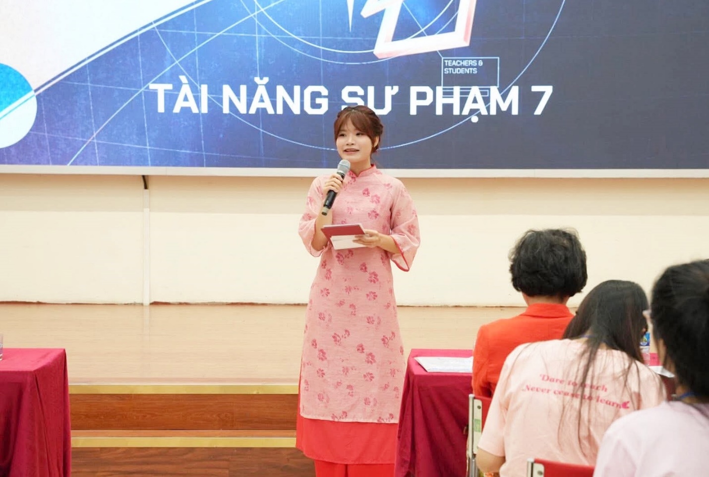 Nữ thủ khoa trưởng thành từ những trải nghiệm