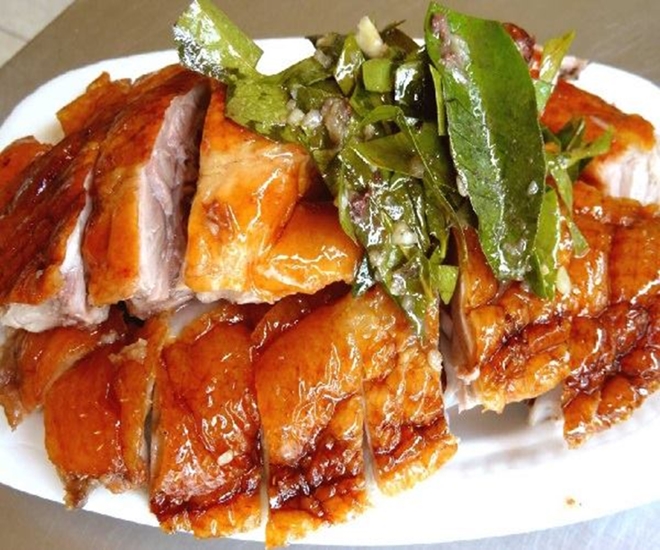 Vịt quay lá mác mật thơm ngon