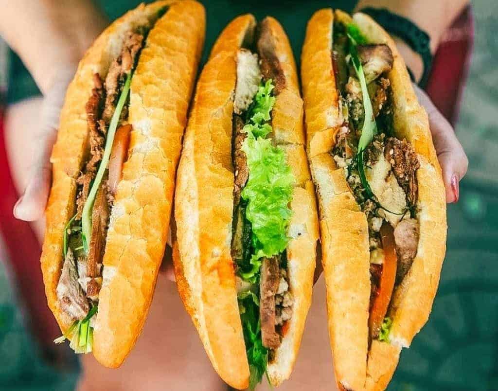 Món bánh mì ấm bụng đêm khuya