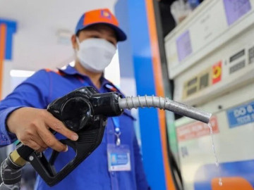 Giá xăng dầu hôm nay 2/10: Dầu tăng mạnh