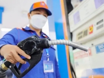 Giá xăng dầu hôm nay 11/10: Tiếp tục đi lên