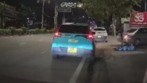 Cãi nhau với bạn gái, người đàn ông lao xe ra đường gây tai nạn