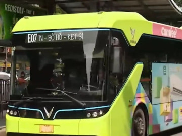 Hà Nội đẩy nhanh chuyển đổi sang xe buýt xanh