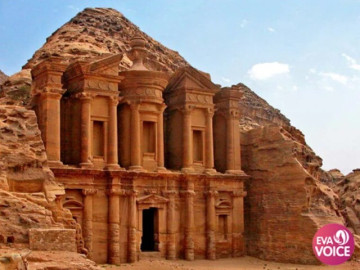 Petra - thành phố hoa hồng bất tử giữa lòng sa mạc Jordan
