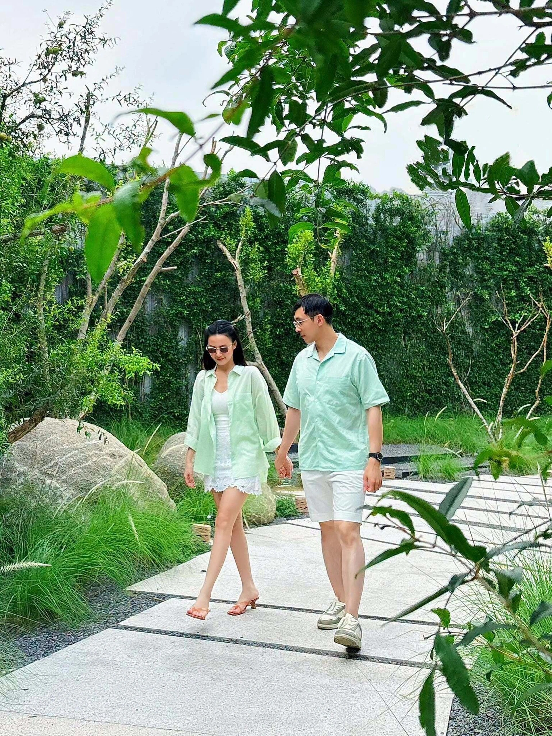 Người đẹp có cuộc sống hôn nhân ngọt ngào bên thiếu gia Minh Đạt.