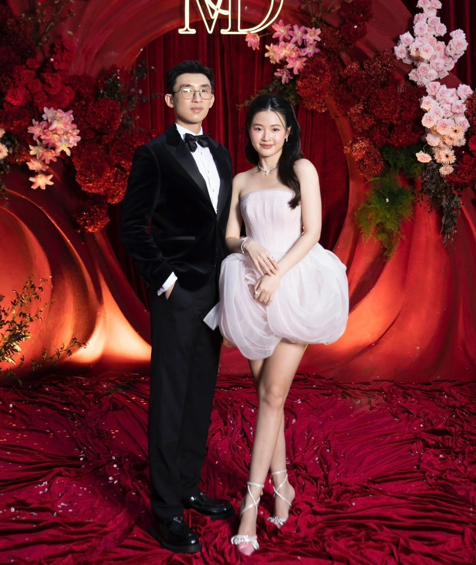 amp;#34;Công chúaamp;#34; váy hồng này lớn lên thành mỹ nhân nhiều sổ đỏ trong showbiz Việt, được bố mẹ nuôi dạy khắt khe - 14