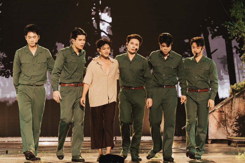 Sân khấu “Em tôi” đầy xúc động của Liên minh Kỳ Tích.