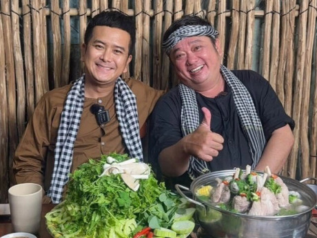 "Cò" Phùng Ngọc làm thuê tại quán lẩu mưu sinh