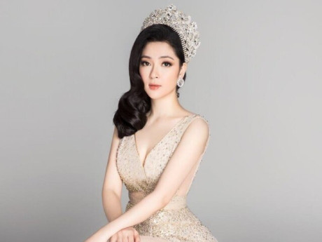 Hoa hậu Nguyễn Thị Huyền thành Tiến sĩ