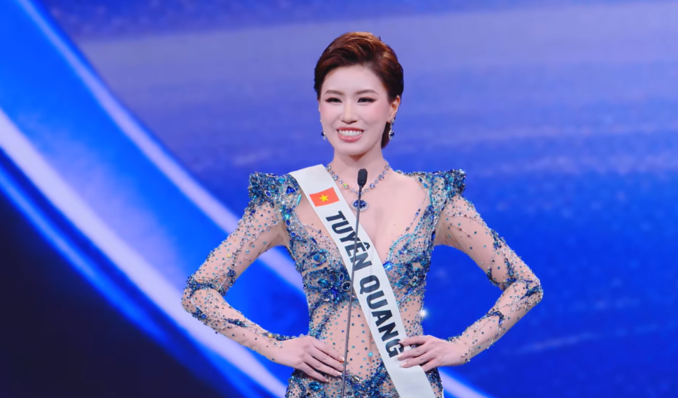 Pháo tự tin trong phần thi ứng xử Top 5 với câu hỏi về áp lực lớn nhất của phụ nữ ngày nay.