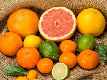 Sức khỏe - 11 loại quả giá “rẻ như cho” bán đầy chợ Việt, giàu vitamin và chất xơ, là “siêu dinh dưỡng” trong mùa lạnh