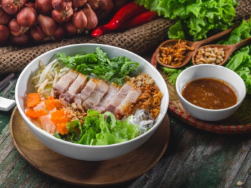 11 món ăn sáng mà bạn không nên bỏ lỡ khi đến Cố đô Huế, thơm ngon khó cưỡng, giá chỉ từ 35.000 đ/phần