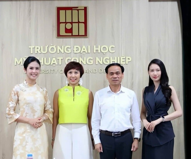 Hoa hậu Ngọc Hân nhận nhiệm vụ mới ở trường đại học.