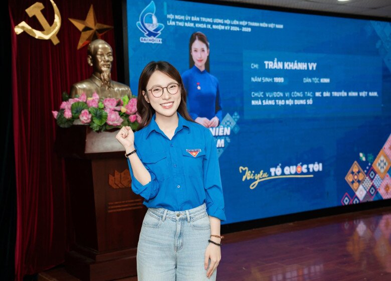 Khánh Vy là gương mặt trẻ luôn mang đến hình ảnh năng động, tích cực.