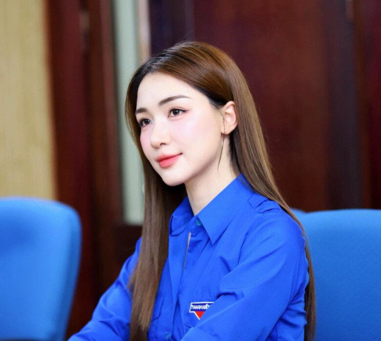 Hòa Minzy tự hào khi nhận nhiệm vụ mới.