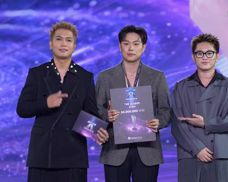 The Leader Icon (Đội Trưởng Được Yêu Thích Nhất): Dương Domic. Đây là giải thưởng do 24 Anh trai bình chọn và Dương Domic đã nhận được số phiếu 16/24.
