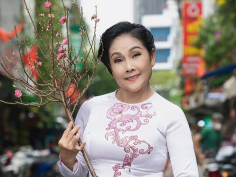 Em gái nghệ sĩ Vũ Linh bán bún mưu sinh ở tuổi 63