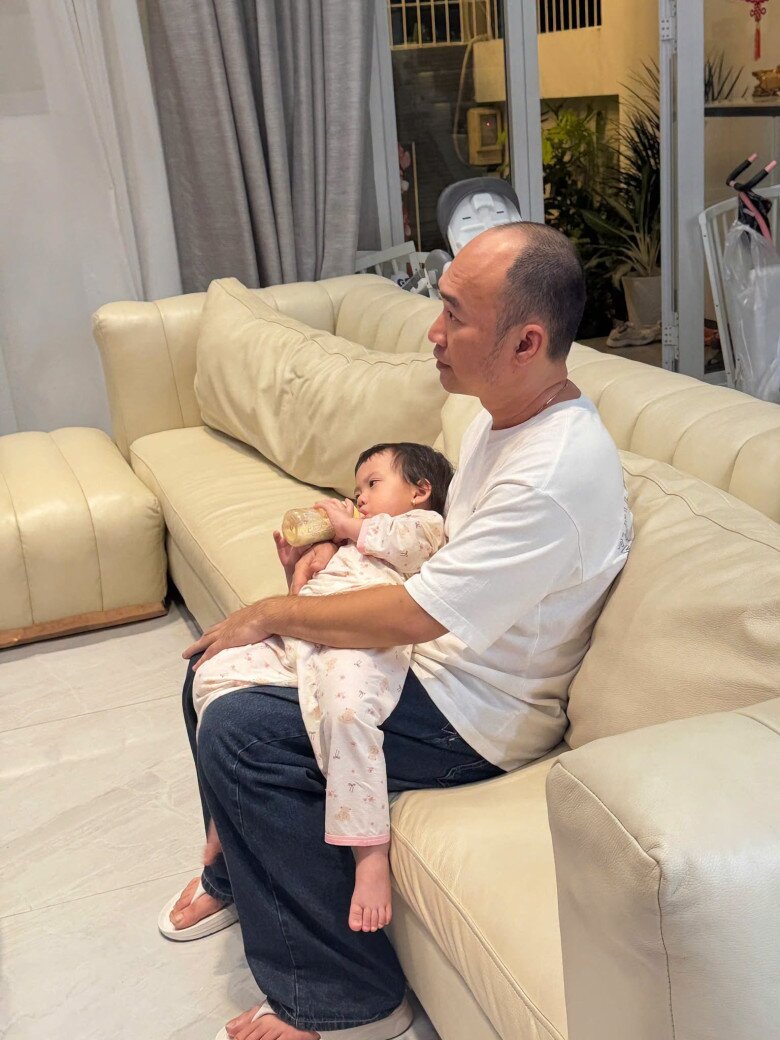 Sao Việt 24h: Hamp;#39;Hen Niê đi quay gặp cảnh ngập vẫn thản nhiên ngồi ăn ốc; Nhật Kim Anh hóa cô dâu kèm câu hỏi ẩn ý - 3