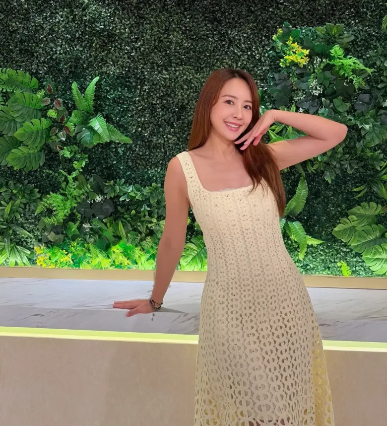 Người đẹp tập trung dưỡng thai, ít hoạt động nghệ thuật để chuẩn bị làm mẹ.