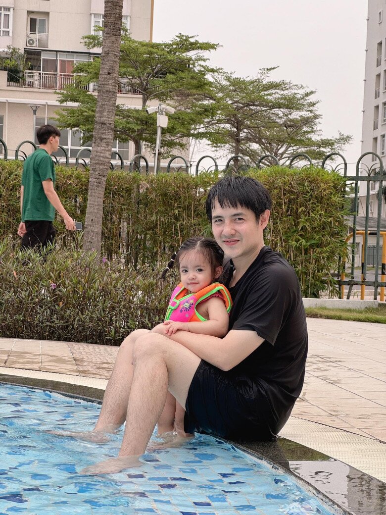 6 cô con gái rượu vừa xinh vừa đáng yêu khiến các ông bố sao Việt hết lòng chiều chuộng hơn cả vợ mỹ nhân - 10