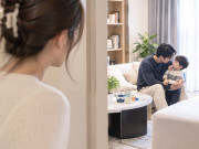 Yêu con - Chồng sắp cưới đẹp trai, lương 100 triệu/tháng, sống chung 1 tháng tôi dọn đồ chạy gấp