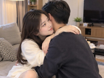 Yêu con - Bạn trai đến chơi nhà ngủ lại qua đêm, sáng hôm sau anh bỏ chạy gấp, nhắn tin chia tay