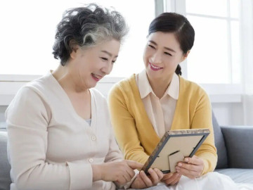 Yêu con - Mẹ lấy chồng mới, bỏ mặc tôi cho ông bà nuôi lớn nhưng tuổi già cô đơn lại muốn đến sống cùng vợ chồng tôi