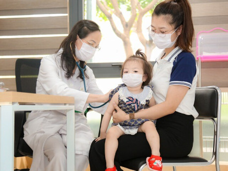 Gia tăng trẻ mắc cúm khi giao mùa, bác sĩ nhi khoa chỉ một sai lầm thường gặp và điều quan trọng cần lưu tâm