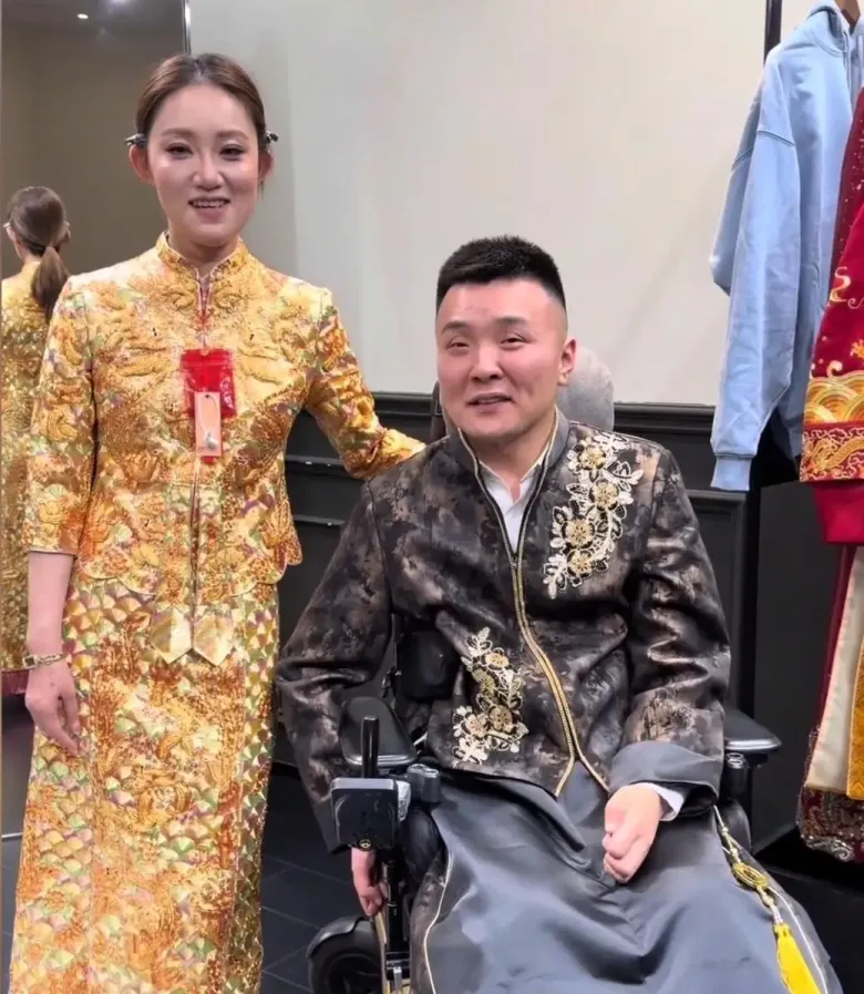 Tiểu thư xinh đẹp yêu chàng trai liệt tứ chi kém 2 tuổi, nhận sính lễ gần 8 tỷ đồng, vừa cưới đã mang song thai - 4