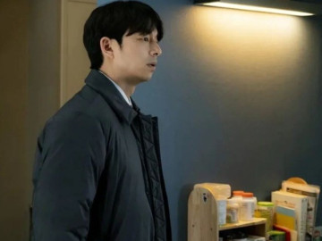 Mừng rỡ vì được em đồng nghiệp đẹp nhất công ty rủ tới nhà, vừa vào phòng tôi choáng váng khi thấy người bên trong