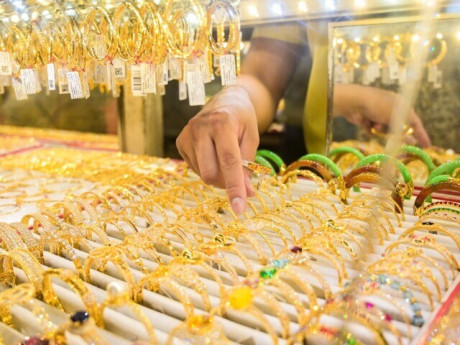 Giá vàng hôm nay 17/10: Thế giới tăng nhẹ, trong nước đứng yên